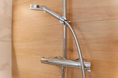 Bagno di Victoria's new apartment