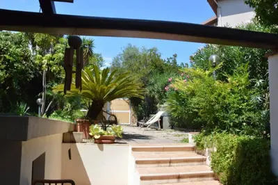 Giardino di Monolocale Samira