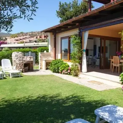 Villa con barbecue con giardino vista mare