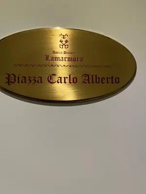 Certificato, attestato, insegna o altro documento esposto da Antica dimora lamarmora