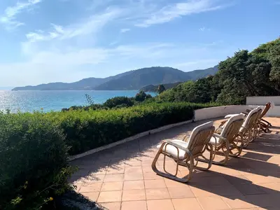 Paesaggio naturale nelle vicinanze della villa