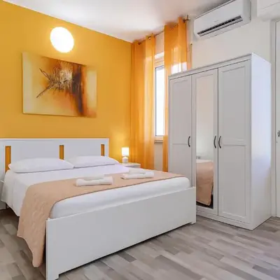 Iris Rooms