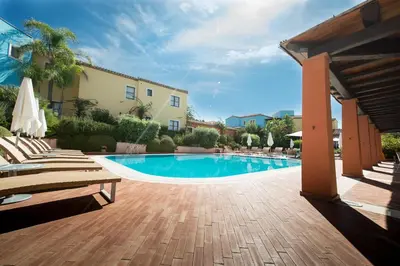 Piscina di Borgo Degli Ulivi o nelle vicinanze