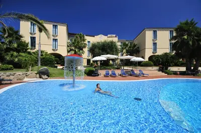 Piscina di Hotel Arbatasar o nelle vicinanze