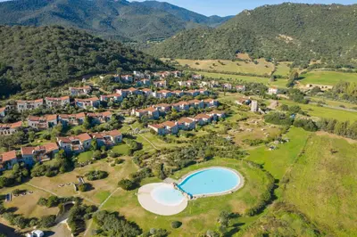 Paesaggio naturale nelle vicinanze della villa