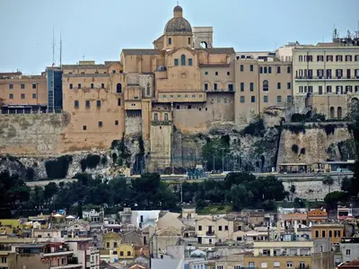 Vista generica su Cagliari o vista sulla città dall'interno dell'appartamento