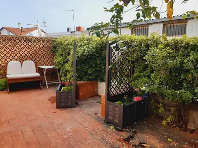 Giardino di Villa Gialla - Il mare a due passi