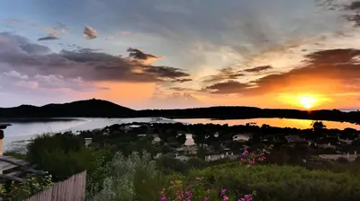 Paesaggio naturale nelle vicinanze della villa