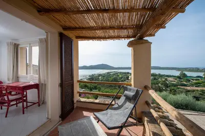 Paesaggio naturale nelle vicinanze della villa