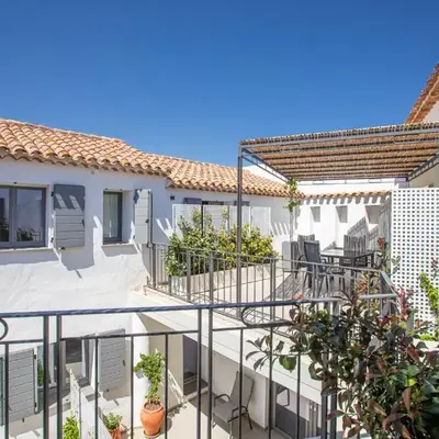 Domu Qirat - Authentic Rooms with Private Terraces