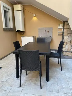 Cucina o angolo cottura di Nuova Residenza dei 7 Pini a pochi passi dal mare