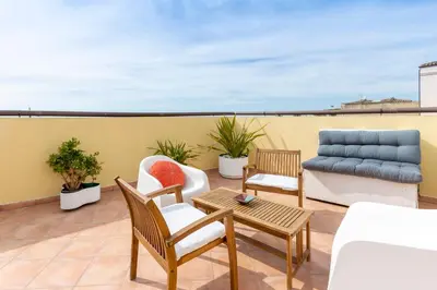 Area soggiorno di Penthouse with Terrace in historic centre