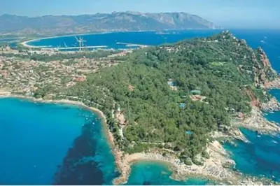 Paesaggio naturale nelle vicinanze della casa vacanze