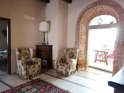 Area soggiorno di Eleonora Holiday Home 10 min from beaches