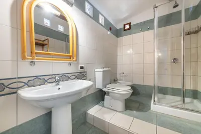 Bagno di Elegante Villa WI-FI GRATIS con terrazza sul mare quasi a toccare l'acqua