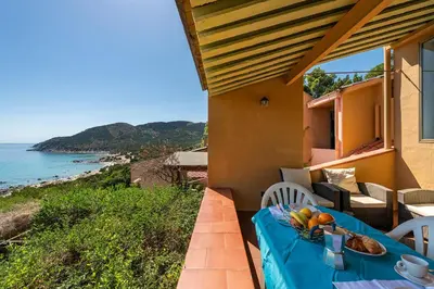Paesaggio naturale nelle vicinanze della villa