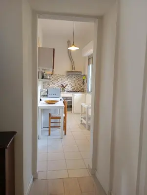 Cucina o angolo cottura di La Perla al mare 300mt from Perla Marina Beach