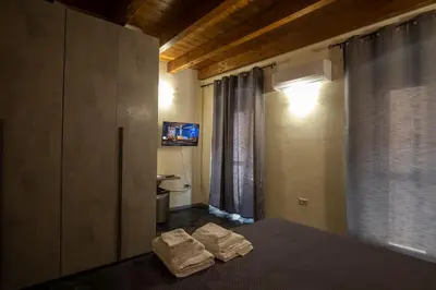 TV o dispositivi per l'intrattenimento presso Via Cavour 19, Camere del Conte