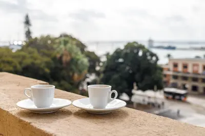 Set per la preparazione di tè e caffè presso Onlyrooms IV - Sea View & Free Parking
