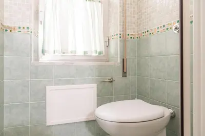 Bagno di Coastal Home