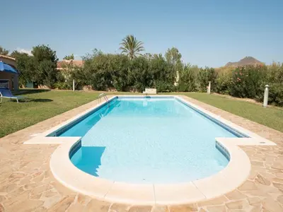 Piscina di Flat with barbecue in Castiadas o nelle vicinanze