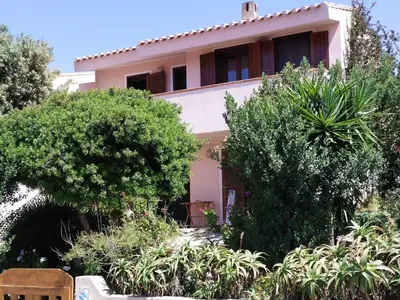 Giardino di Il giglio vista mare