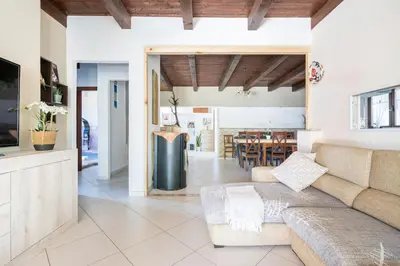 Area soggiorno di Villa ranch, piscina privata e parcheggio gratuito