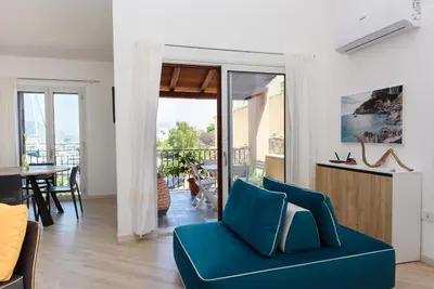 Area soggiorno di LOFT LUNGOMARE vista MARE e MONTI