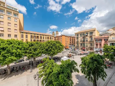 Vista generica su Cagliari o vista sulla città dall'interno dell'affittacamere