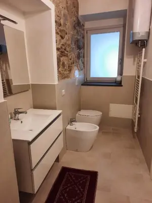 Bagno di Appartamento su palazzina storica in centro a Sant'Antioco