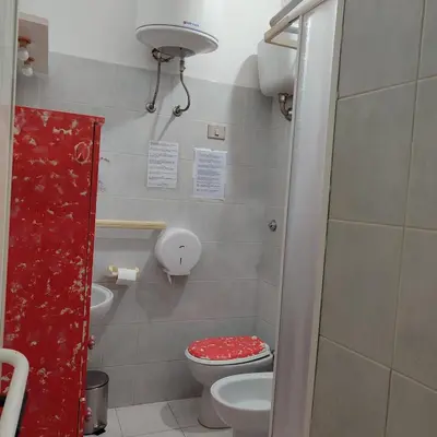 Bagno di Appartamento in casa con cortili ad Arbus - Sardegna