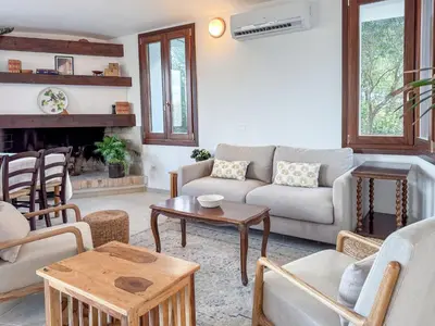 Area soggiorno di Villa Mizar - Newly Renovated Private and an Amazing View