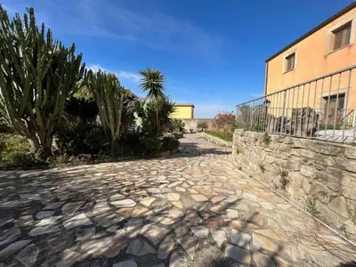 Edificio in cui si trova la stanza in casa privata