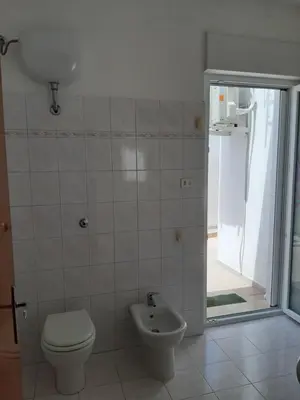 Bagno di Risveglio Marino - A 30 metri dal mare di Nora, casa confortevole