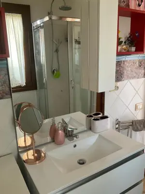 Bagno di Appartement calme, vue panoramique à 100 m du centre ville