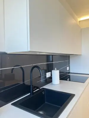 Cucina o angolo cottura di Moderno appartamento dí Beniamino Murgioni a Villasimius