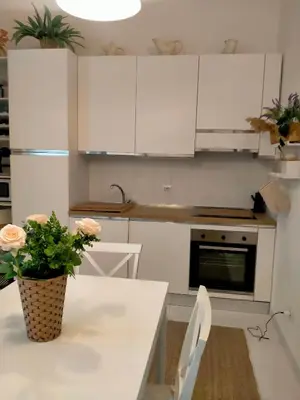 Cucina o angolo cottura di Villetta Soleil con Piscina e Campo da Tennis condominiale