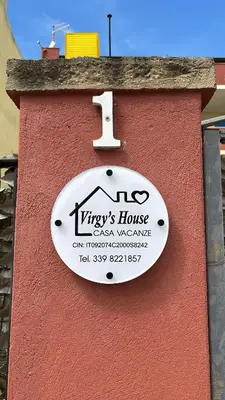 Certificato, attestato, insegna o altro documento esposto da Virgy’s House
