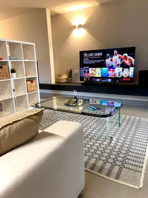 TV o dispositivi per l'intrattenimento presso Loft incantevole a Cagliari in zona residenziale