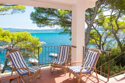Paesaggio naturale nelle vicinanze della villa