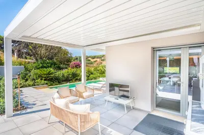 Balcone o terrazza di Villa Kòsmos - Piscina e Giardino - Villasimius