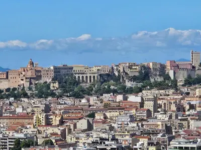 Vista generica su Cagliari o vista sulla città dall'interno dell'appartamento