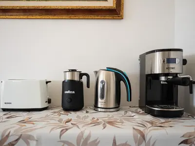 Set per la preparazione di tè e caffè presso Casa Giovele