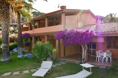 Giardino di Terraced House in Costa Rei by the Sea