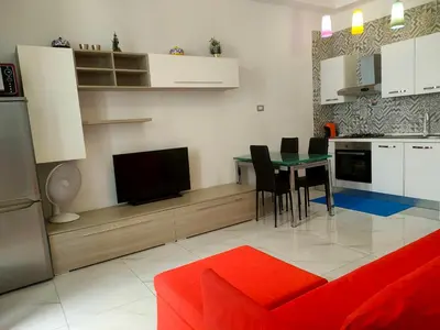 Cucina o angolo cottura di Appartamento di fronte al porto turistico