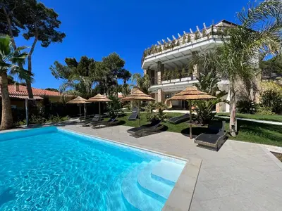 Piscina di Suite Aquamarina con Jacuzzi Riservata & SPA o nelle vicinanze