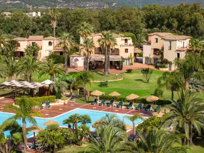 Piscina di Residence Baia delle Palme o nelle vicinanze
