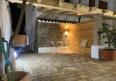 Patio o area all'aperto di [Loft Comodo ed Elegante] • Wi-Fi e Colazione