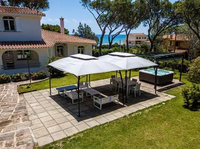 Giardino di Villa Beachfront Marina