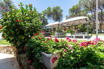 Giardino di Villa Beachfront Marina